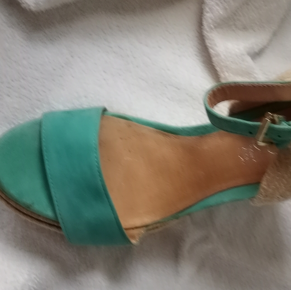 Shoes - Picture 5 of 6